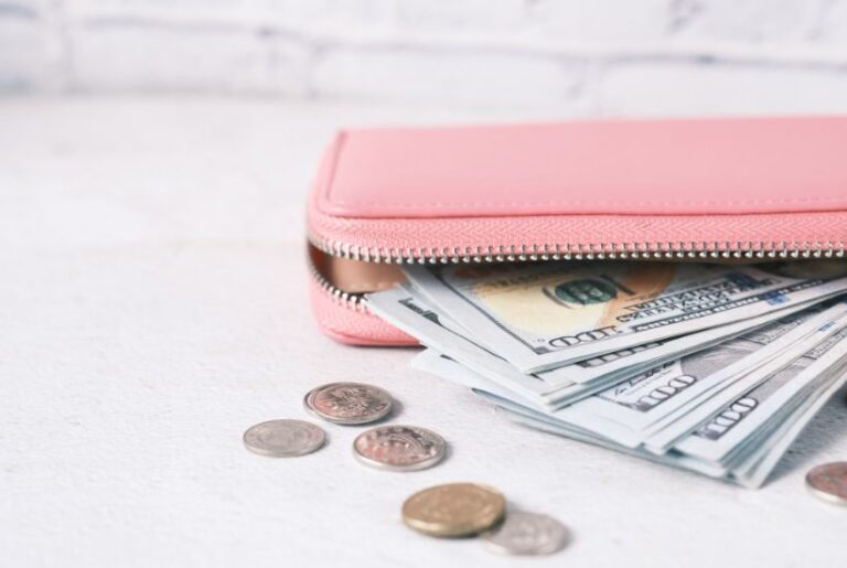 How Cash Envelopes Can Help You Stop Overspending and Start Saving Today